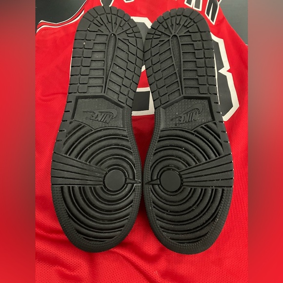 Nike Air Jordan 1 “Wear-Away Shoes” - Gorgeous Sneakers! - Picture 9 of 13